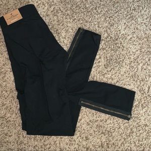 NWT American eagle leggings w zipper detail